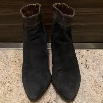 네이비 컬러 스웨이드 숏부츠