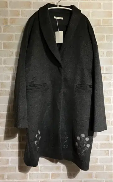 미사용 새상품 셀프 서비스 코트 자수 M