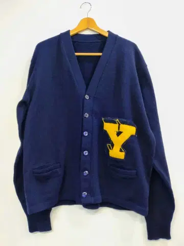 네이비 Y자수 레터드 가디건