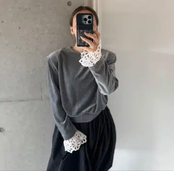 걸리쉬 클라라 상의 그레이 미사용 새상품 정가 이하