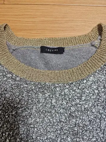 iBLUES 그레이 호일 긴팔 니트
