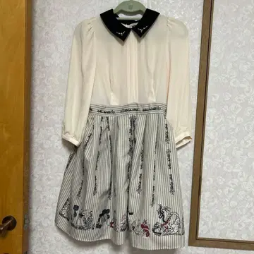 브라이아 로즈 원피스 잠자는 숲속의 미녀 시크릿허니