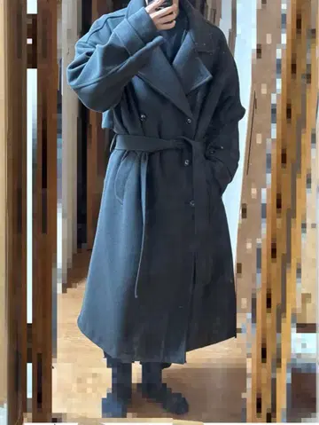 다크 그레이 트렌치코트