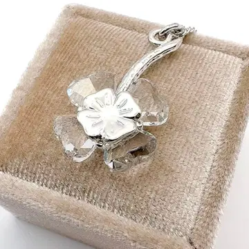 스와로브스키 목걸이 클로버 모티브 클리어 크리스탈 실버 톤