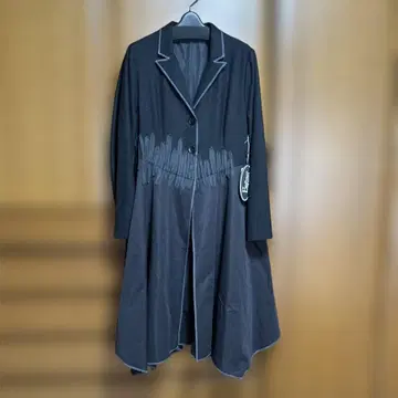 이센세이션 (에이코 콘도) 블랙 이소재 자수 디자인 코트 새상품