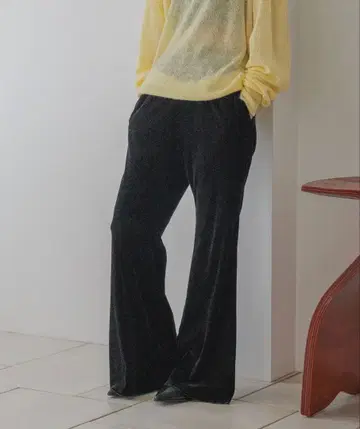 LOWRYSFARM 컷 벨로아 플레어 팬츠