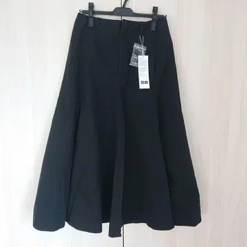 [ 택 포함 미사용 ] UNIQLO U 코튼 트윌 스커트 블랙 64