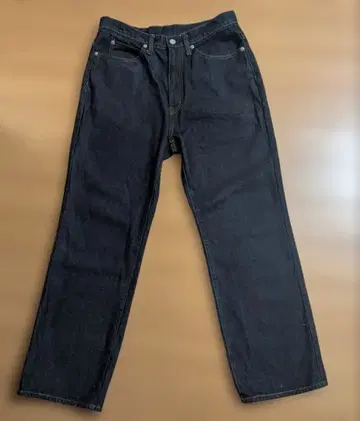 다크 네이비 스트레이트 데님 M GU