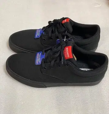 새상품 SKECHERS 블랙 스니커즈