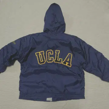 UCLA 네이비 후드 부착 점퍼