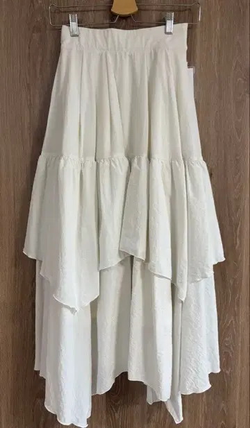 시마무라 yumi 121 콜라보 캉캉 스커트 화이트 M