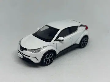 오버스태아 1/64 도요타 C-HR 미니카 화이트 펄