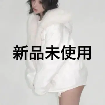 andwang Kirakira 2way fur zip up white