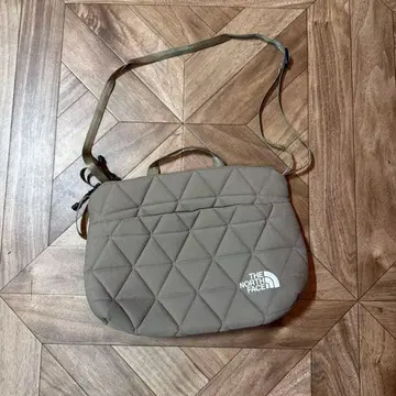 THE NORTH FACE 베이지 사코슈