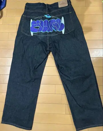 X-LARGE 그래피티 디자인 데님 팬츠