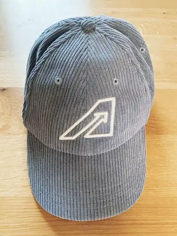 [새상품급] AUTRY 로고 코듀로이 캡