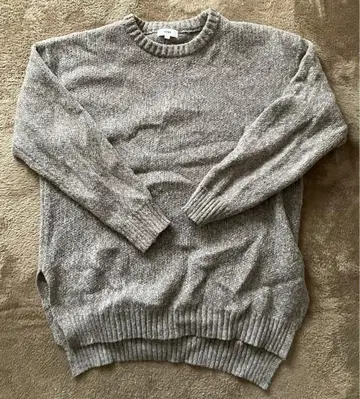 CTHY 멜란지 핑거홀 크루넥 니트