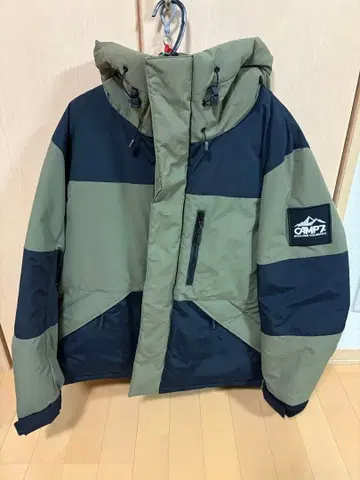 CAMP7 후드 부착 다운 자켓 M 사이즈