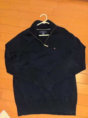 TOMMY HILFIGER 하프 지퍼 니트