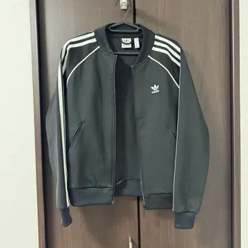 adidas 트랙 자켓 블랙 아노짱 착용