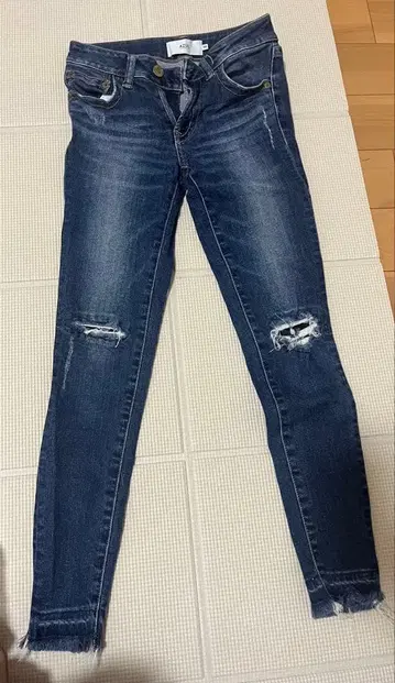 AZUL by moussy 스키니 데님 데미지 가공