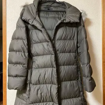 그레이 후드 부착 다운 자켓