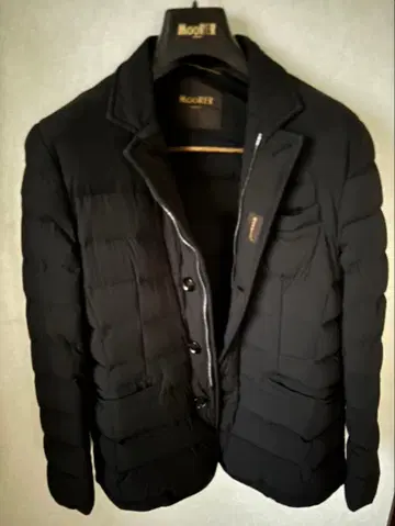 MOORER 블랙 다운 자켓