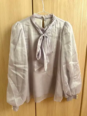 evelyn 퍼프 슬리브 블라우스