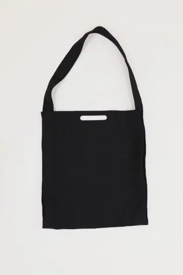 OUAT -012- BLACK SERVE BAG