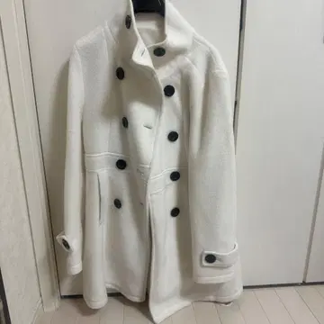 화이트 더블 브레스트 체스터 코트