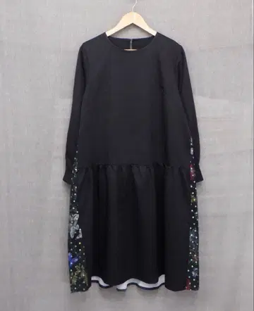 이즈스칼라 541206: 꽃무늬 x 오로라도트튤절개 원피스