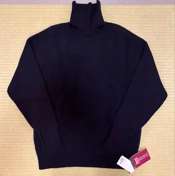 WILLIAM LOCKIE 터틀넥 니트 미사용 새상품