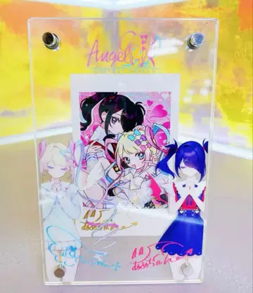 NEEDYGIRLOVERDOES 폴라로이드 스탠드