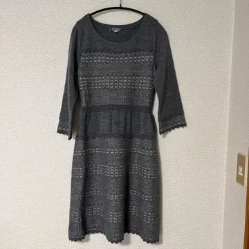 프랑코페라로 그레이 긴팔 레이스 짜임 무늬 원피스