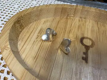 실버 하트형 귀걸이