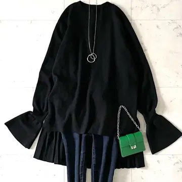 정가 4만 새상품급 아도어 백 플리츠 니트 38 블랙 긴팔