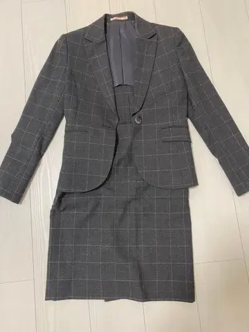 LES MUES 스트레치 그레이 스커트 수트