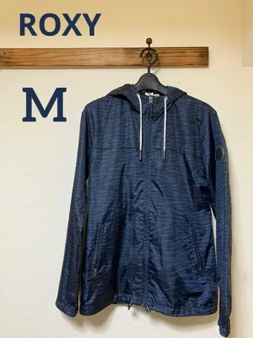 ROXY 후드 부착 자켓 블랙 x 네이비 제브라