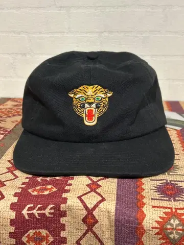 cloveru 타이거 자수 캡