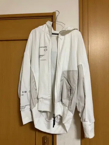 IKE 후드티 화이트