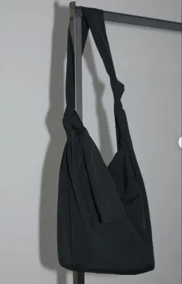 anuke Knot Nylon Bag
