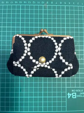 미나 페르호넨 핸드메이드 가마구치 지갑