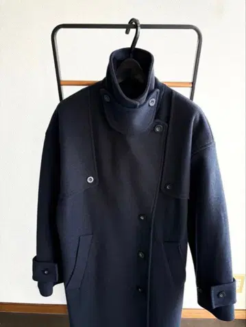 네이비 롱 코트