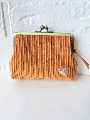 탄력 있는 고슴도치 모자 가마구치 지갑