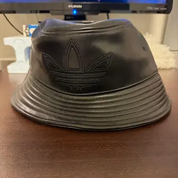 adidas 블랙 버킷 햇 합성 피혁