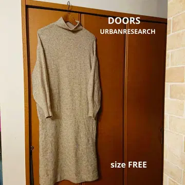 새상품급 어반 리서치 도어즈 니트 롱 원피스 베이지 프리