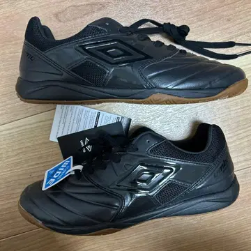 엄브로 UMBRO 액셀러레이터 사라 WIDE IN 24.5cm 새상품