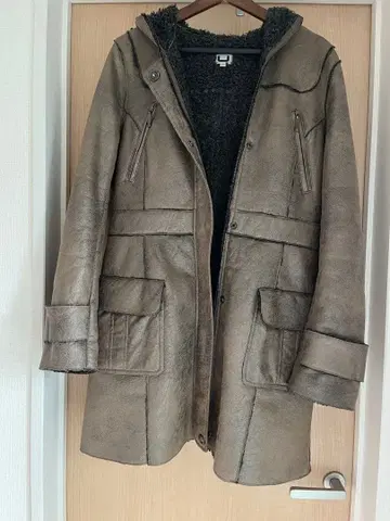 아돌포 도밍게스 가죽풍 코트 그레이 후드 부착 보아