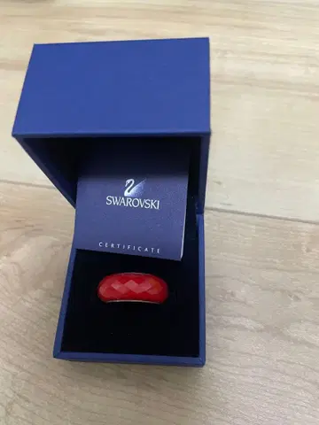 Swarovski 빨간색 크리스탈 반지