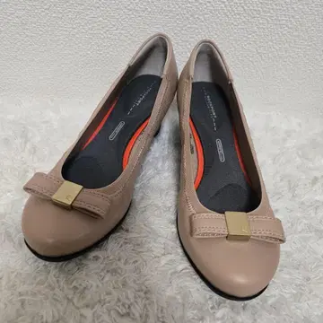 ROCK PORT 리본 포함 펌프스 베이지 웨지솔